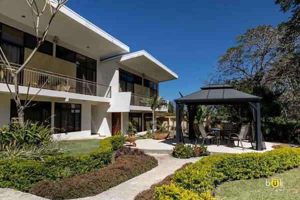 1 room furnished apartment in Guachipelín - services included