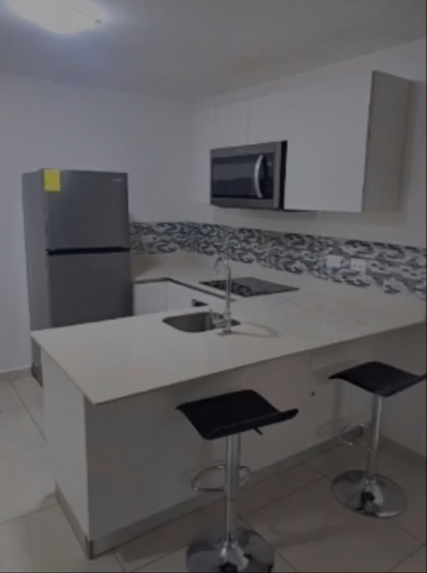 SE ALQUILA APARTAMENTO EN TIBAS