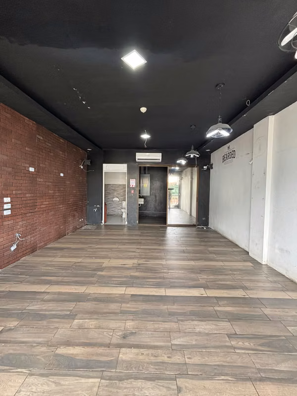 SE ALQUILA LOCAL EN PLAZA COMERCIAL | CERCA A UNIVERSIDAD VERITAS