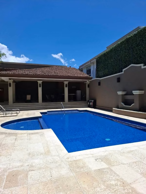 Alquiler de casa en condominio en fuerte Ventura pozos de santa ana con línea blanca