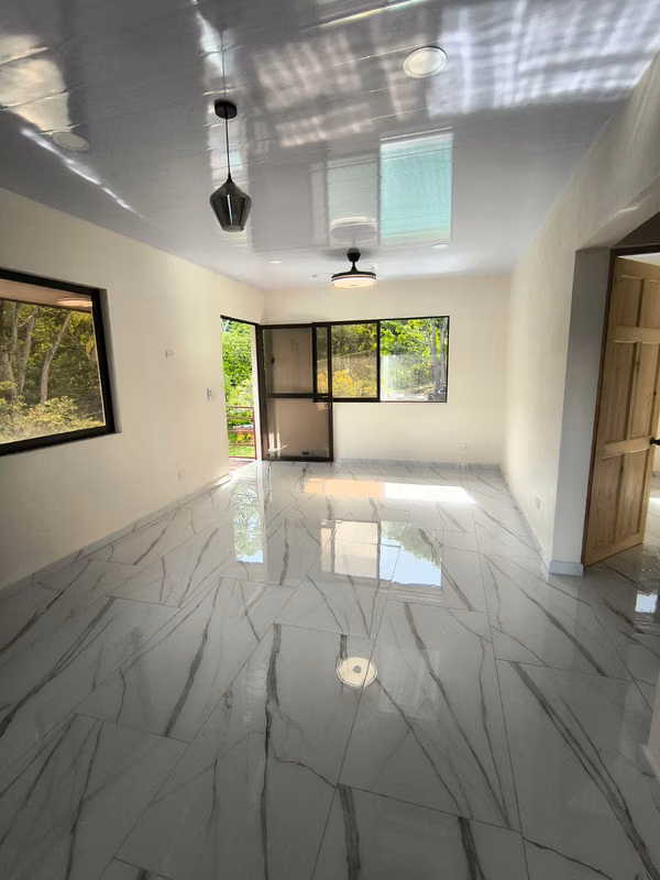 Apartamento Nuevo de 2 Habitaciones en Barrio Mercedes de Atenas 480,000 