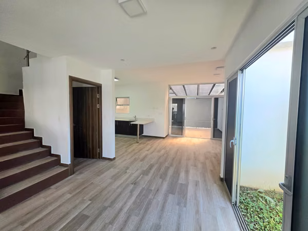 TOWNHOUSE IN CONDO - BRAZILIAN IN ARREARS $1400
