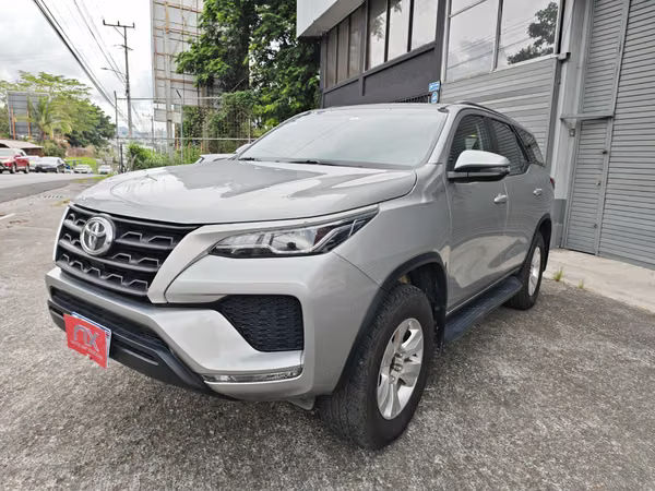 Toyota Fortuner 4x4 year 2024