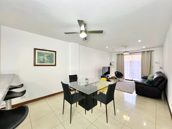 Alquiler de apartamento en Santa Ana. 2 Habitaciones. Amueblado. ¡Amenidades!