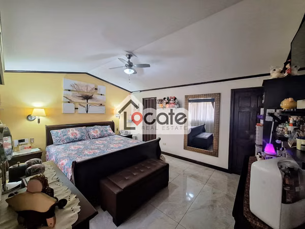 Venta de casa, Condominio Altos del Horizonte, Escazú