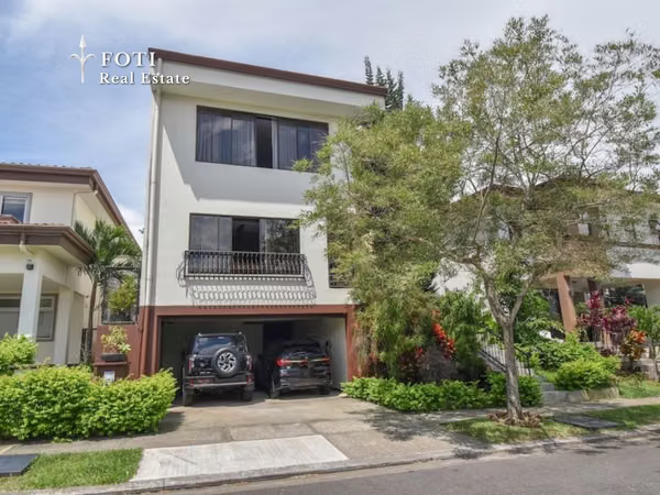 Francosta Heredia | 378 m² | 3 hab + oficina 
