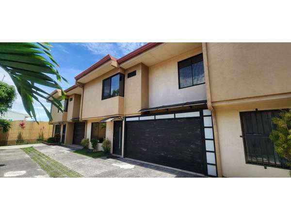 OPPORTUNITY!! I SELL HOUSE IN MORAVIA 4 BEDROOMS