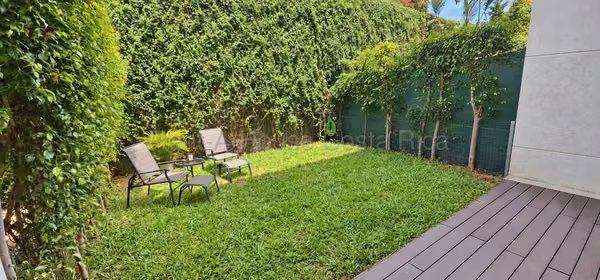 Alquiler o Venta de Hermoso Townhouse Moderno AMUEBLADO en Pozos de Santa Ana RZ