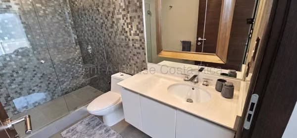 Alquiler o Venta de Hermoso Townhouse Moderno AMUEBLADO en Pozos de Santa Ana RZ