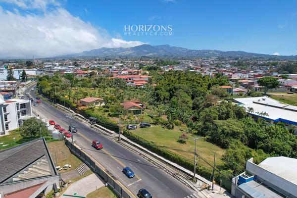 9177m2 land ideal for commercial and residential development in Vázquez de C