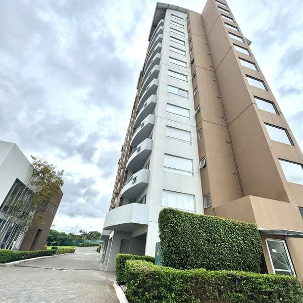 Elegant furnished apartment rental in Condominio Condado del Parque