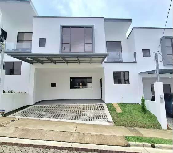 House for Sale in Condominium in Tres Rios 18249