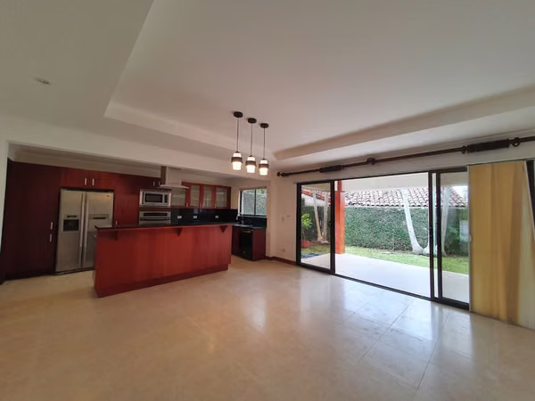 Jardín - Jaboncillo - Amplia - 322 m2 de terreno
