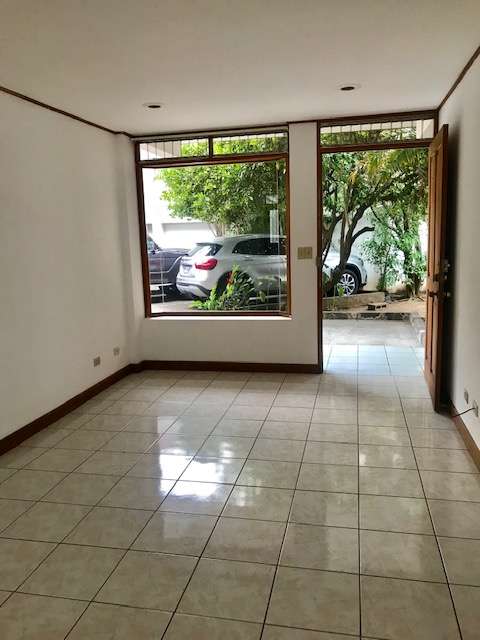 1 floor apartment for rent La Uruca near INS health, hospital Mexico, comfortable, safe, nice