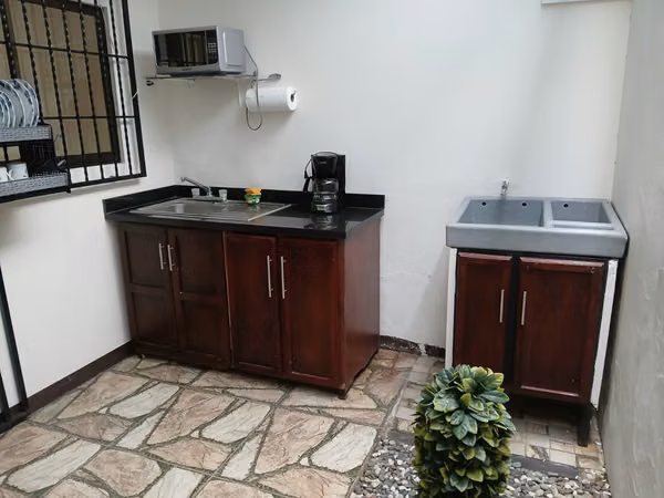 SE VENDE EDIFICIO DE 7 APARTAMENTOS PARA AIRBNB EN LA URUCA, POR EL HOTEL BARCELO PALACIO.