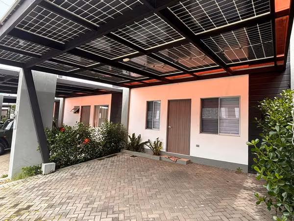Se vende CASA en CONDOMINIO NAOS HEREDIA