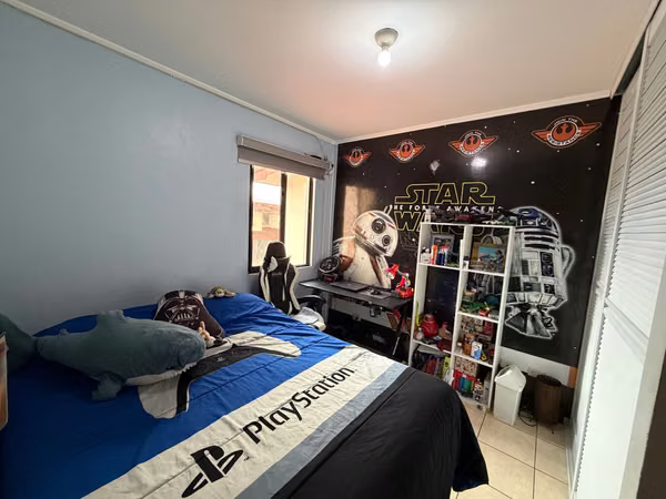 Vendo casa dos pisos en Condominio Vila del Sendero, Santa Lucía Barva Heredia a 5 min del Parque Central Heredia
