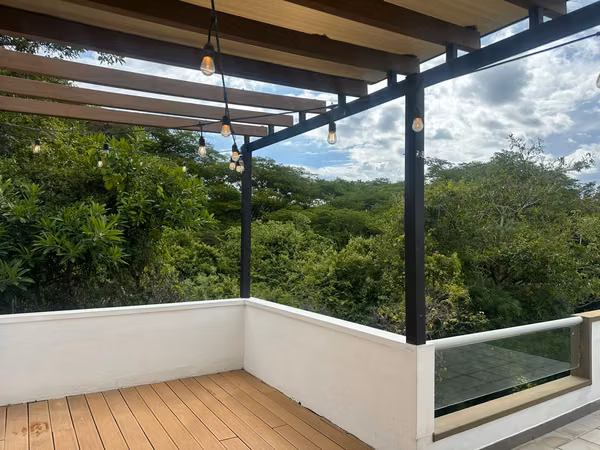 House of 380 m ² for sale in Pozos de Santa Ana - 3 levels and terrace