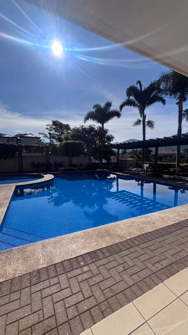 Apartamento en Condominio Torres del Sol