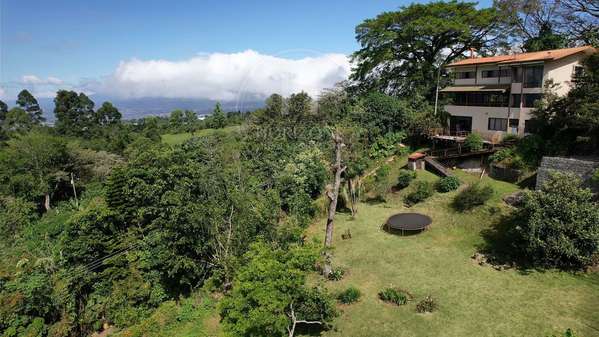 House for sale in San Ramón de Tres Ríos with panoramic views and wide land nja1329