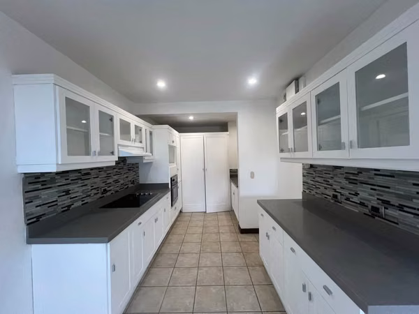 Townhouse is sold in GUACHIPELIN from Escazu by district four