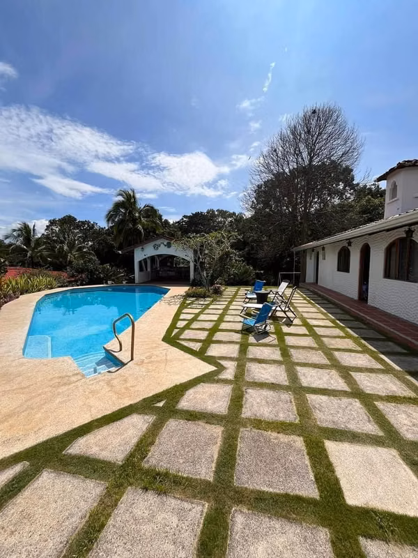 CASA TIPO QUINTA CON CABINA ADICIONAL SE VENDE EN ATENAS CENTRO, ALAJUELA