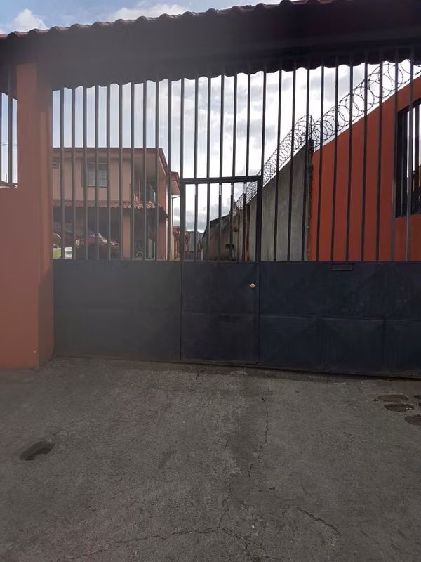 Alquiler de Apartamento en Desamparados, 250 mts oeste del Rancho Garibaldi, frente al Centro de Carnes Cucubres