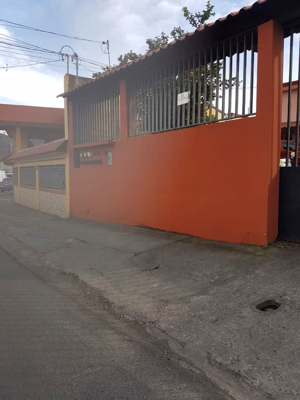 Alquiler de Apartamento en Desamparados, 250 mts oeste del Rancho Garibaldi, frente al Centro de Carnes Cucubres