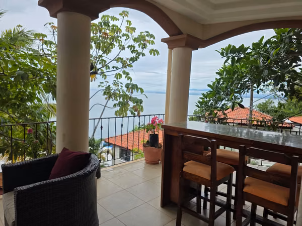 ALQUILER DE APARTAMENTO AMUEBLADO DE 2 HABITACIONES EN PUNTA LEONA CON VISTA AL MAR
