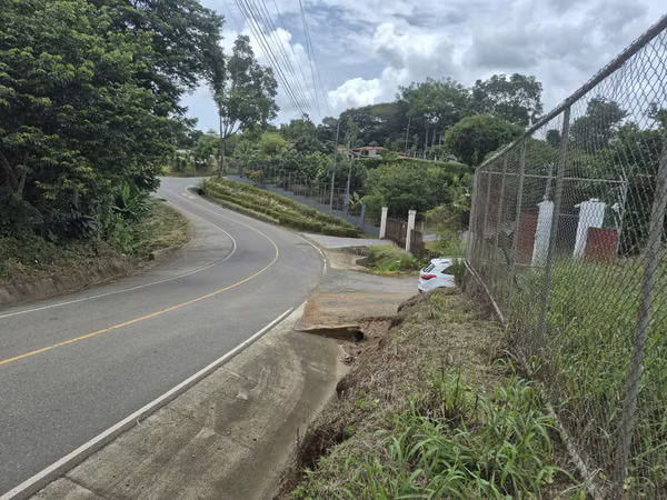 Lote 1000 m² plano cerca de escuela en Los Chiles, Pérez Zeledón