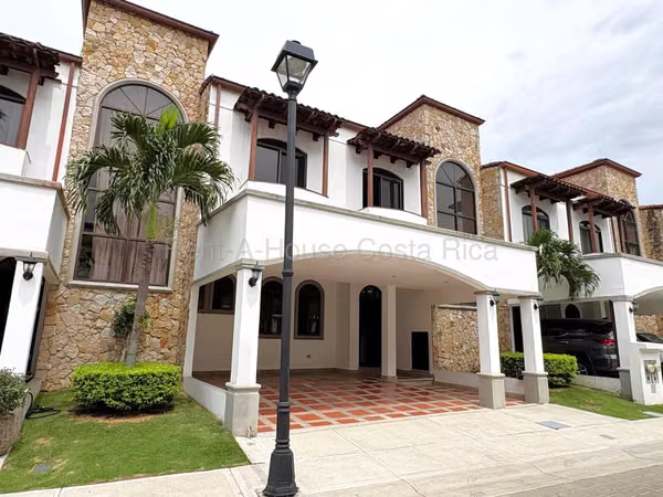 FOR SALE MODERN HOUSE IN WELLS, SANTA ANA-124; EXCLUSIVE CONDO-124; 4 HAB.
