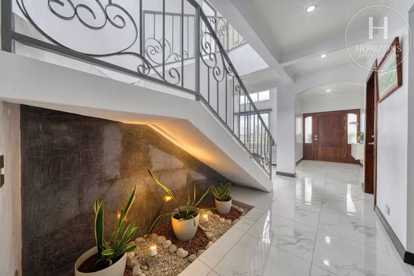 Se Vende Casa Residencial Altadena Sabanilla 4 Habitaciones Principal en 1er Nivel mas Oficina y Patio Amplio NJA1464SB