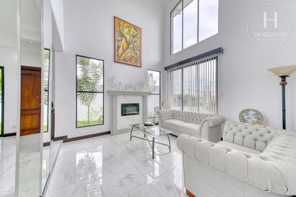 Se Vende Casa Residencial Altadena Sabanilla 4 Habitaciones Principal en 1er Nivel mas Oficina y Patio Amplio NJA1464SB