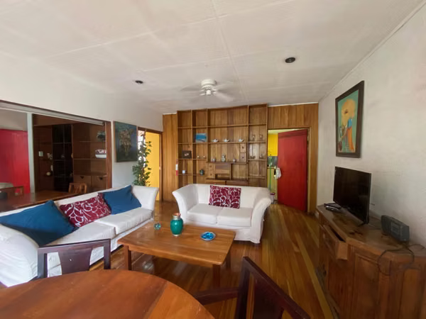 Casa independiente en venta en La Sabana