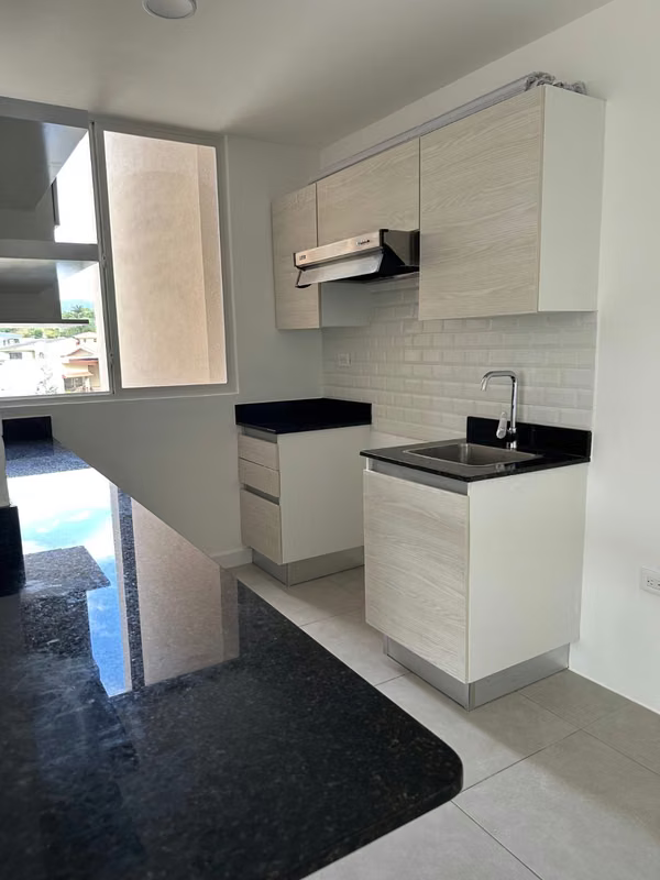 Apartamento en Alquiler con parqueo techado Monte Alto Curridabat