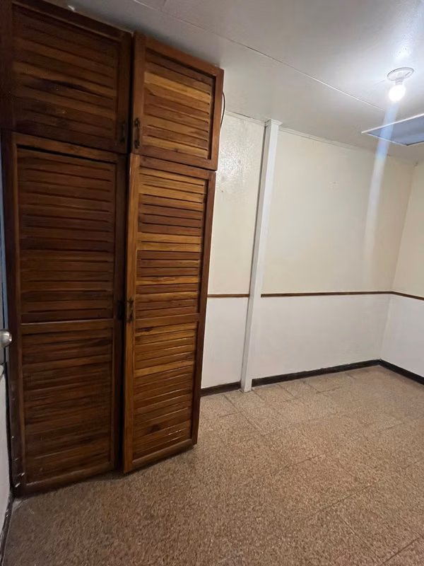 SE ALQUILA CASA EN CURRIDABAT Y UN APARTAMENTO – EXCELENTE UBICACIÓN 275.000 mensuales