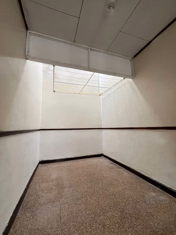 SE ALQUILA CASA EN CURRIDABAT Y UN APARTAMENTO – EXCELENTE UBICACIÓN 275.000 mensuales
