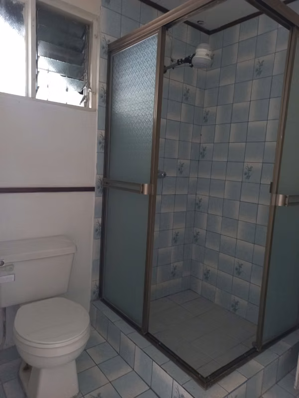 SE ALQUILA CASA EN CURRIDABAT Y UN APARTAMENTO – EXCELENTE UBICACIÓN 275.000 mensuales