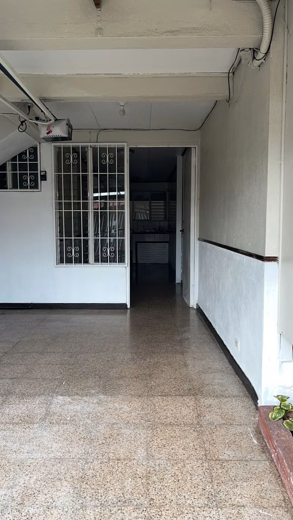 - CURRIDABAT 275,000 per month