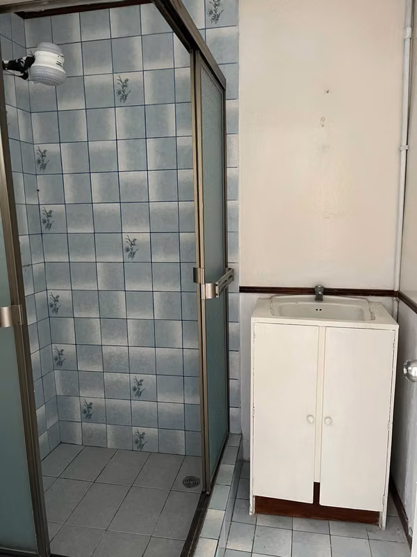 SE ALQUILA CASA EN CURRIDABAT Y UN APARTAMENTO – EXCELENTE UBICACIÓN 275.000 mensuales