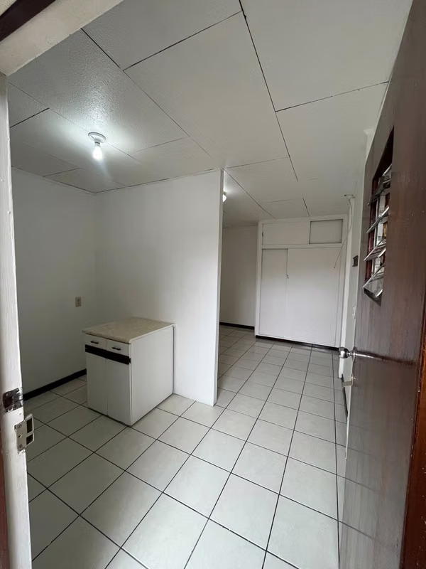 SE ALQUILA CASA EN CURRIDABAT Y UN APARTAMENTO – EXCELENTE UBICACIÓN 275.000 mensuales