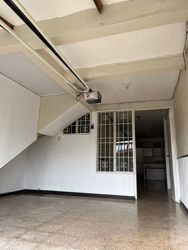 SE ALQUILA CASA EN CURRIDABAT Y UN APARTAMENTO – EXCELENTE UBICACIÓN 275.000 mensuales