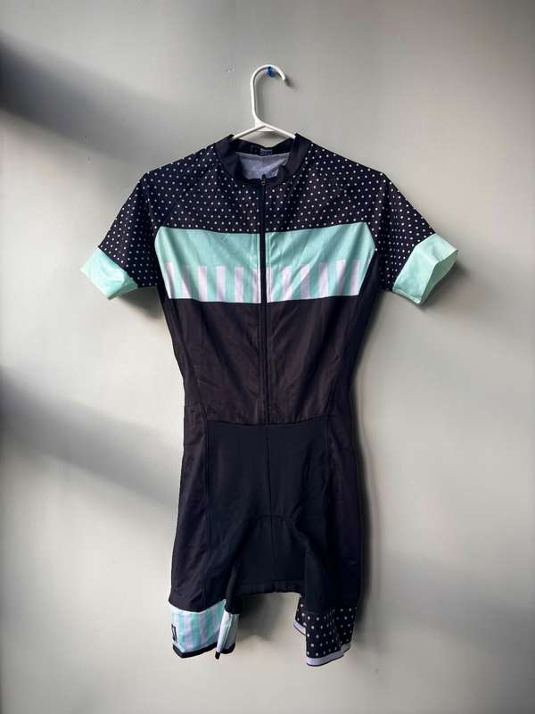 Uniforms of cycling to new