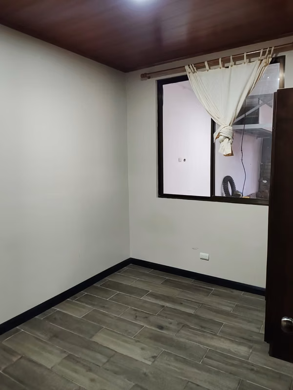 Se alquila apartamento en Dulce Nombre de Tres Ríos, zona segura para pareja o persona sola