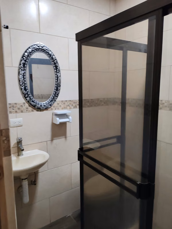 Se alquila apartamento en Dulce Nombre de Tres Ríos, zona segura para pareja o persona sola