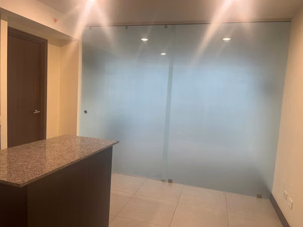 Apartamento 1 habitacion en alquiler Torre Los Yoses con parqueo, bodega y amenidades