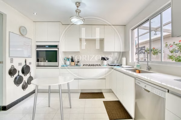 Moderna Casa con Jardín Amplio en Residencial Altamonte Curridabat 3 Habitaciones 6 Parqueos NJA1361JB