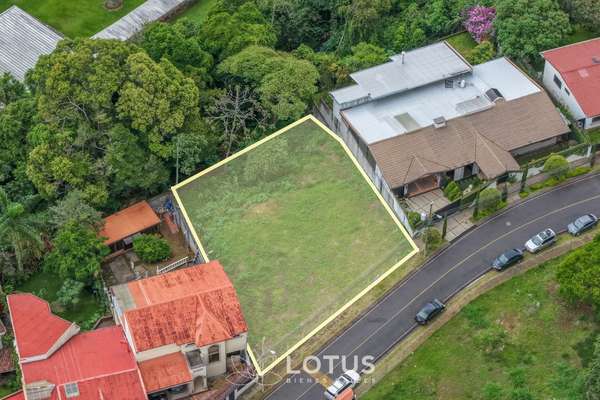 Land for Sale in Lomas de Ayarco, Curridabat - 1,211 m ², Cód. AJ021