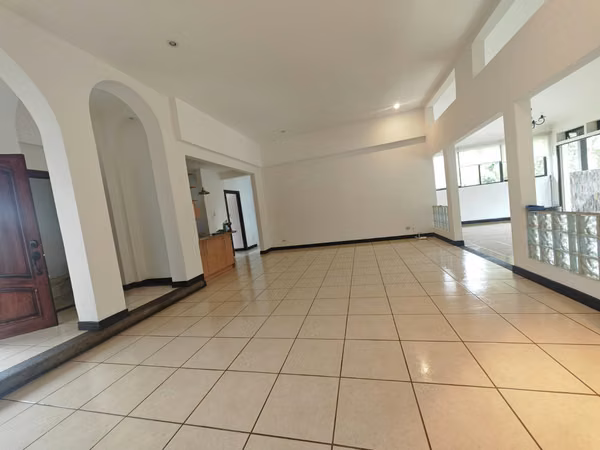 Se vende casa en Alajuela centro. Condómino  Ana Bolena