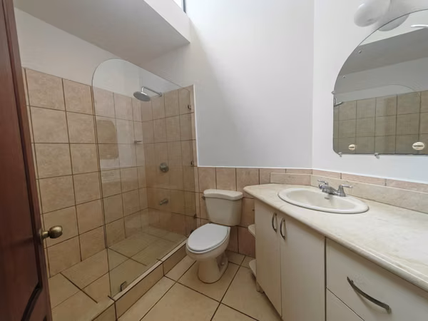 Se vende casa en Alajuela centro. Condómino  Ana Bolena